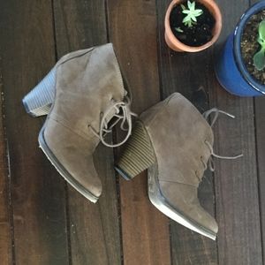 Light brown Mia heel bootie